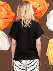 Camiseta negra Floral